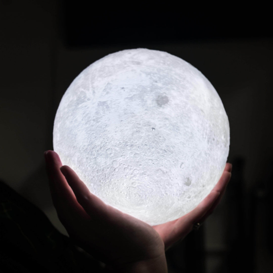 Moon Light – Rechargeable 3D Lunar Lamp with Wooden Pedestal Base and 6 Colour Settings