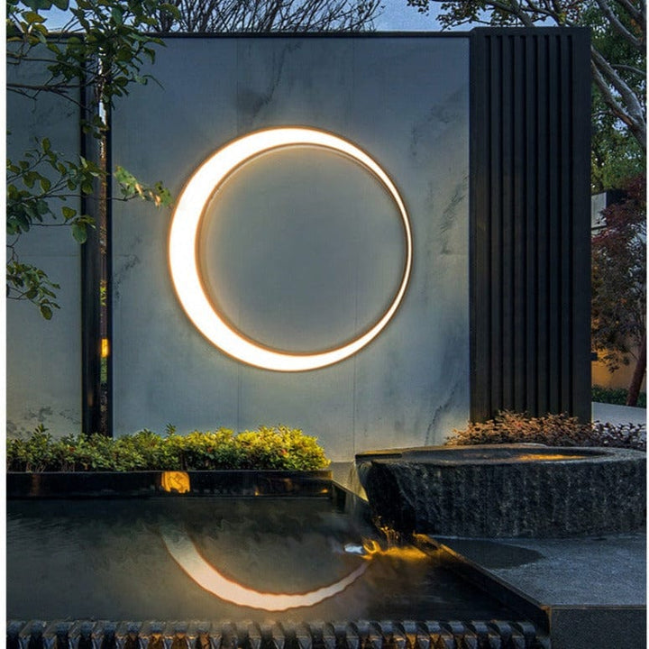 Eclipse Glow Outdoor Light