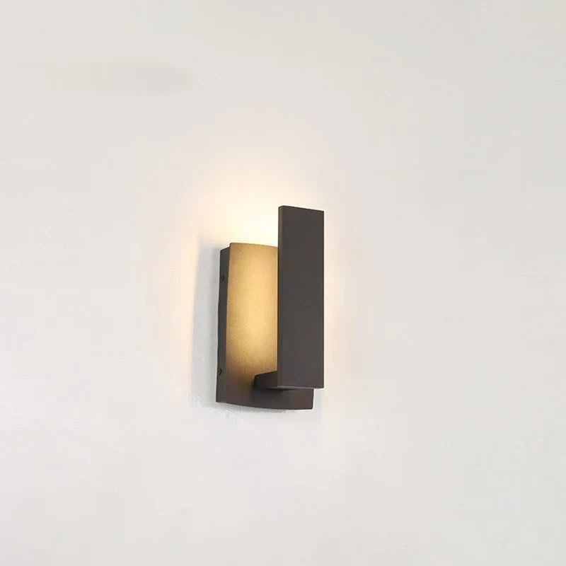 LumiereRugueuse - Stylish and Robust Wall Lamp