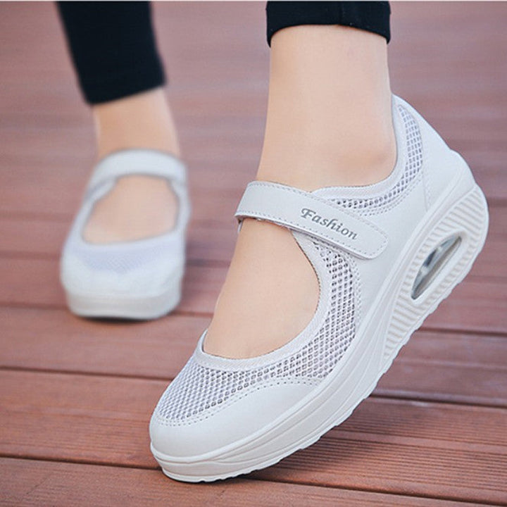 Lightweight, breathable and stretchy walking shoes