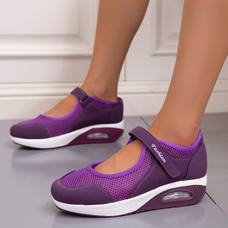 Lightweight, breathable and stretchy walking shoes