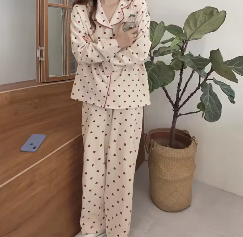 Women's Soft Fleece Long Sleeve Pajama Set with Cute Heart Design and Comfortable Loose Fit