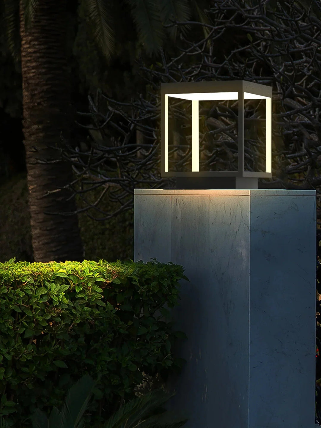 Lumen Square: Modern Outdoor Post Light