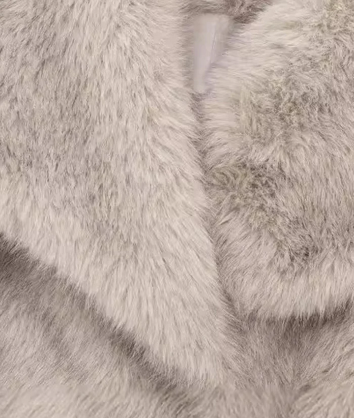 Ultra Soft Foxy Fluffy Fur Coat – Luxurious Faux Fur, Warm & Stylish Winter Outerwear